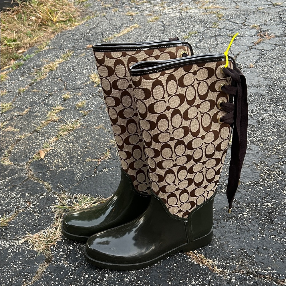 COACH TRISTEE RAINBOOTS!